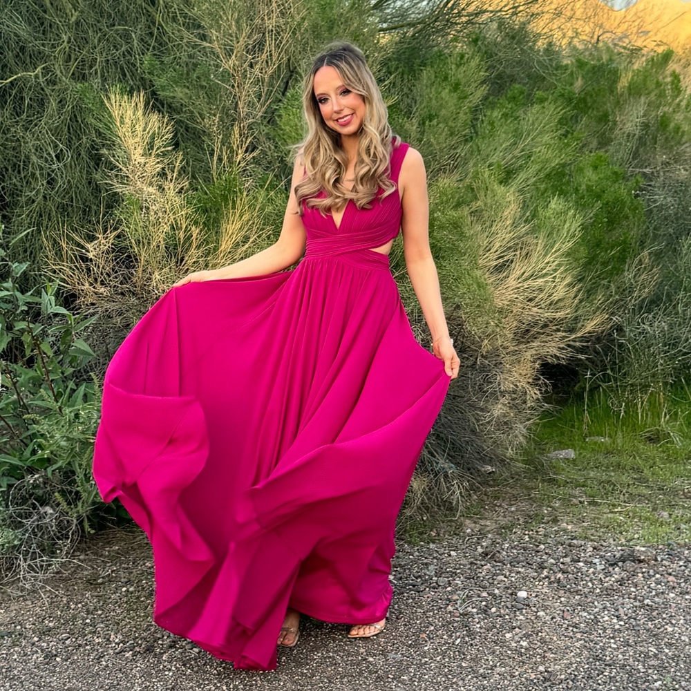 LIKE NEW Lulus magenta maxi size small
